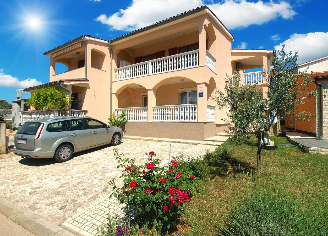 Apartments Ivanka 934 Fazana Exterior photo